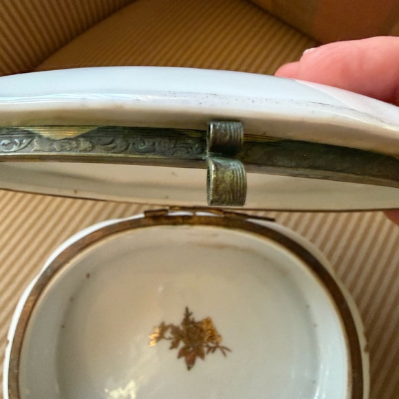 Vintage Arnartcreation Herend Porcelain Floral Gold hinged Decorative box - Picture 7 of 15